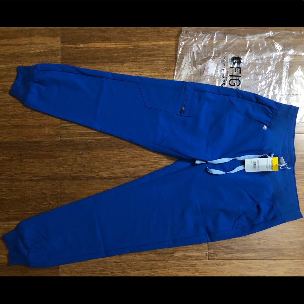 Figs Zamora Jogger Scrub Pants in size XS petite